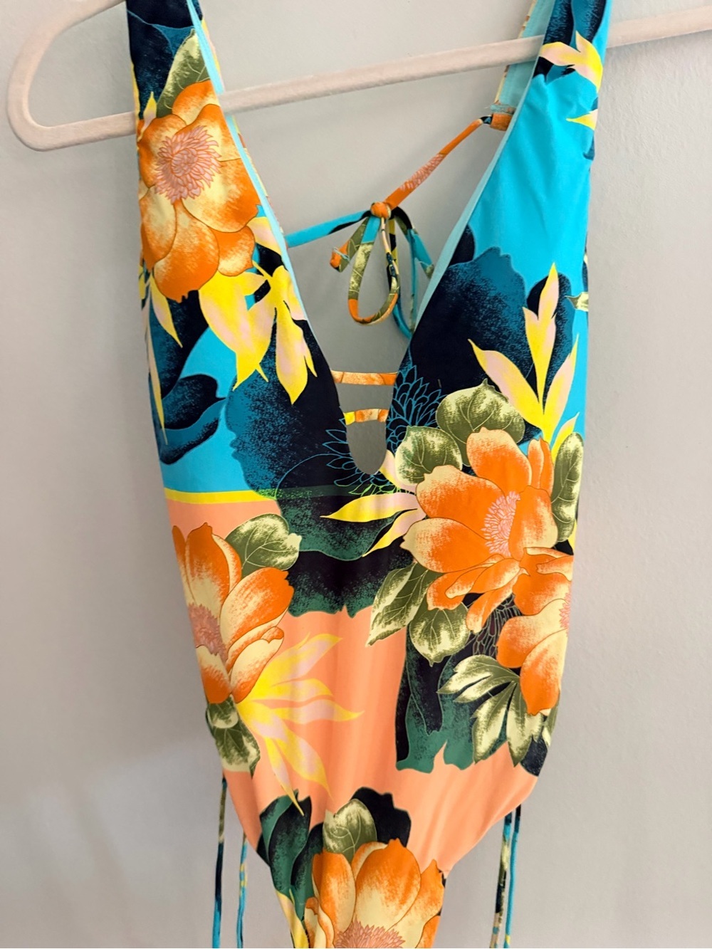 Lucky Brand Tropical Sunrise Floral Strappy V-Neck One-Piece Swimsuit - NWT - Picture 5 of 8